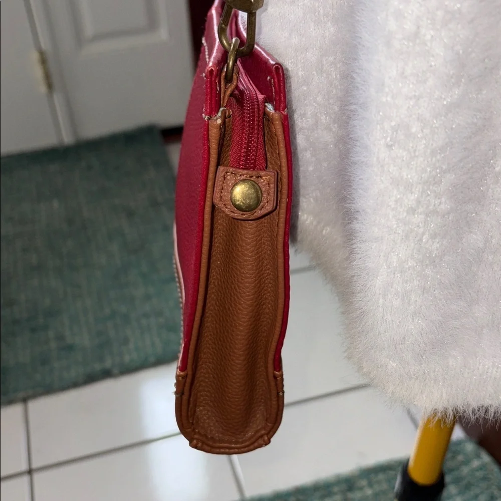 The SAK crossbody bag wristlet clutch. Pebbled Leather red/brown brass HW NWOT